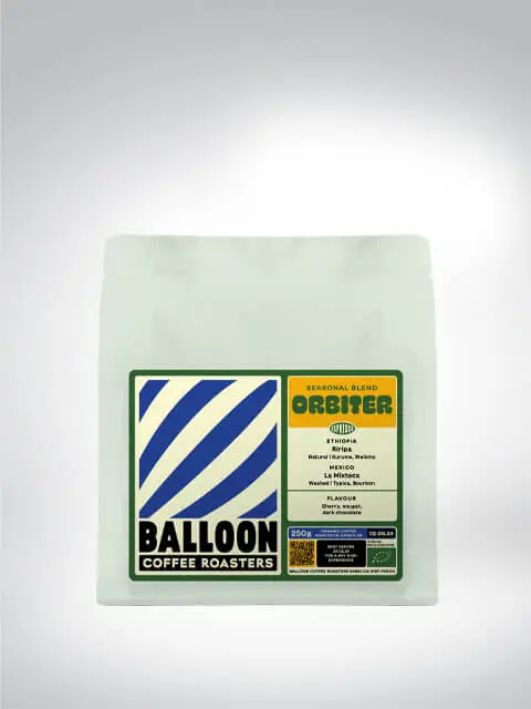 Verpackung von Balloon Coffee Roasters Orbiter - eine saisonale Kaffeemischung aus Äthiopien mit Geschmacksnoten von Beeren und Melone.